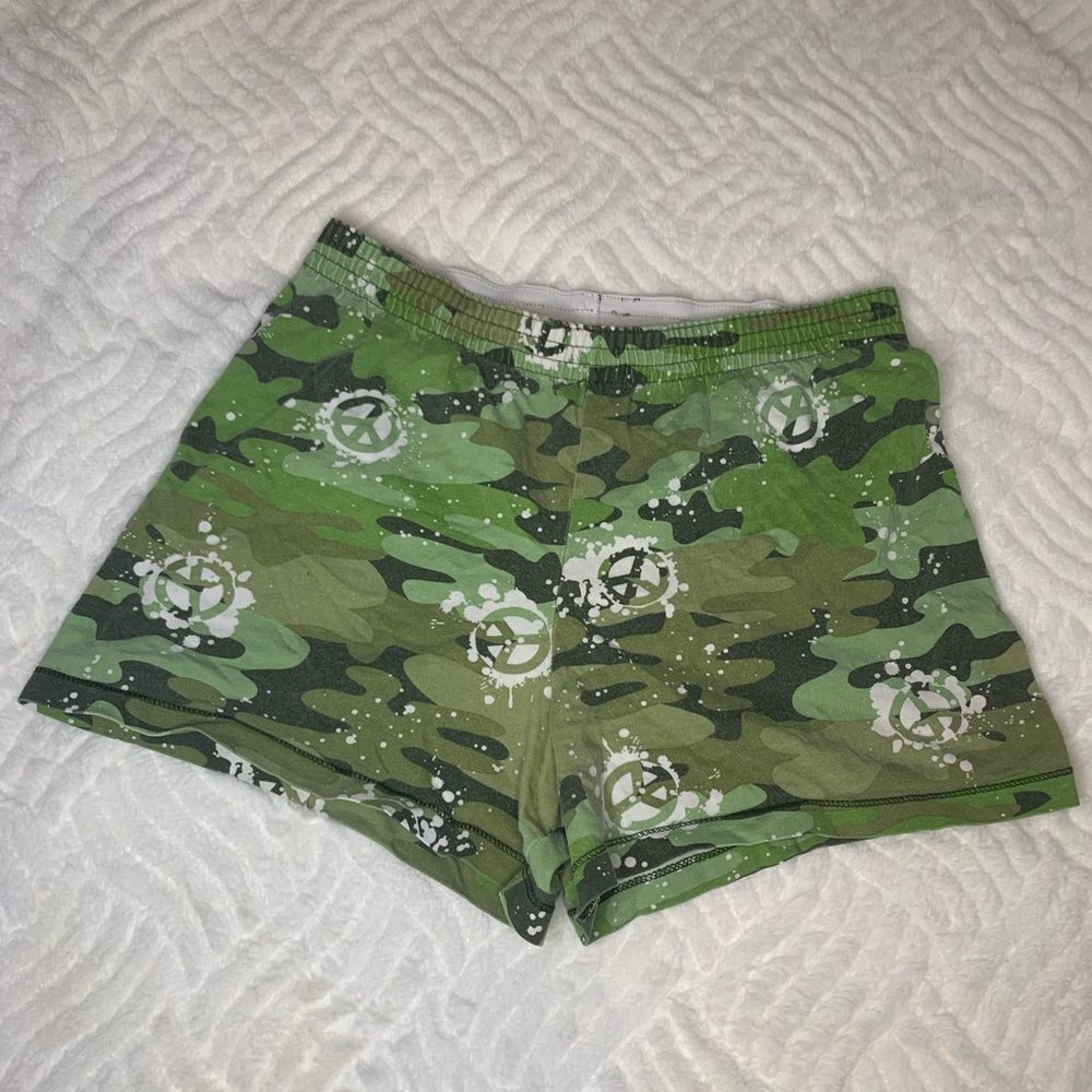 Children’s Girls XL (14-16) Camo Green Peace Sign 100% Cotton Shorts